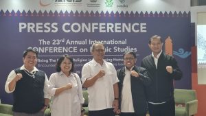 21 Profesor Beserta Doktor UIN RM Said Diberangkatkan ke AICIS Semarang