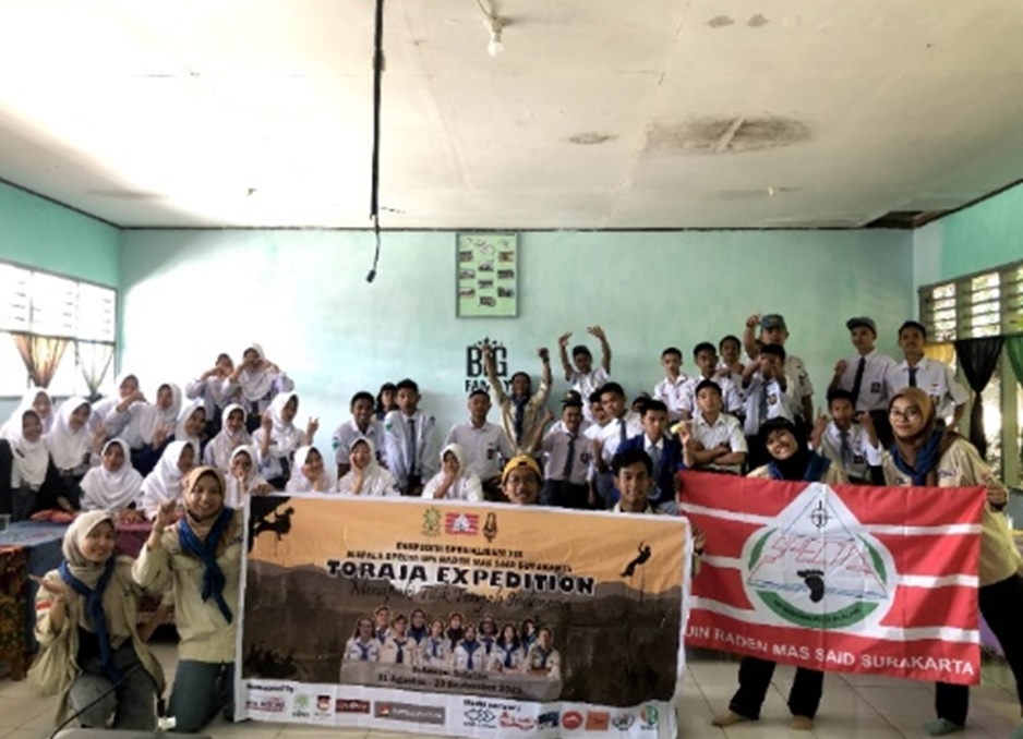 Menapaki Titik Tengah Indonesia, Ekspedisi Mapala SPECTA Berhasil Taklukkan Toraja