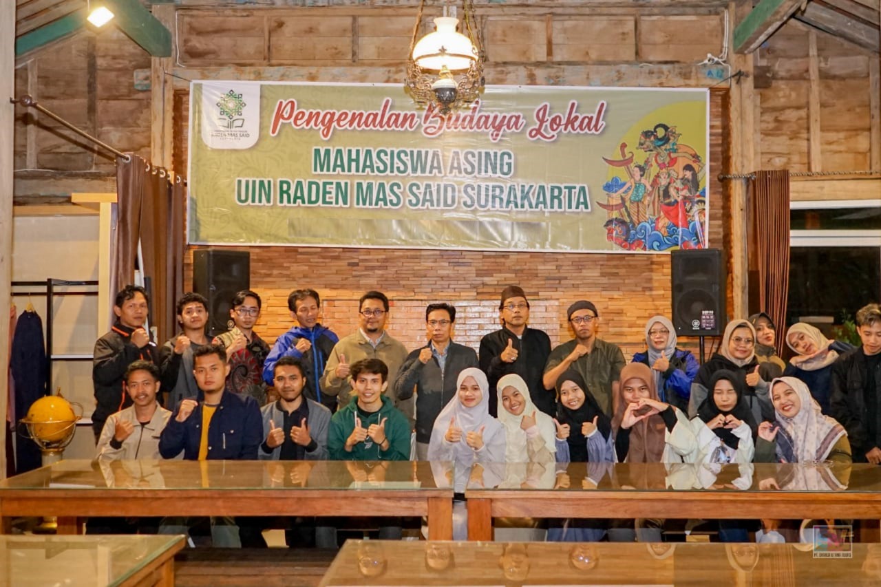 Pengenalan Budaya Lokal Bagi Mahasiswa Asing UIN RM Said Surakarta
