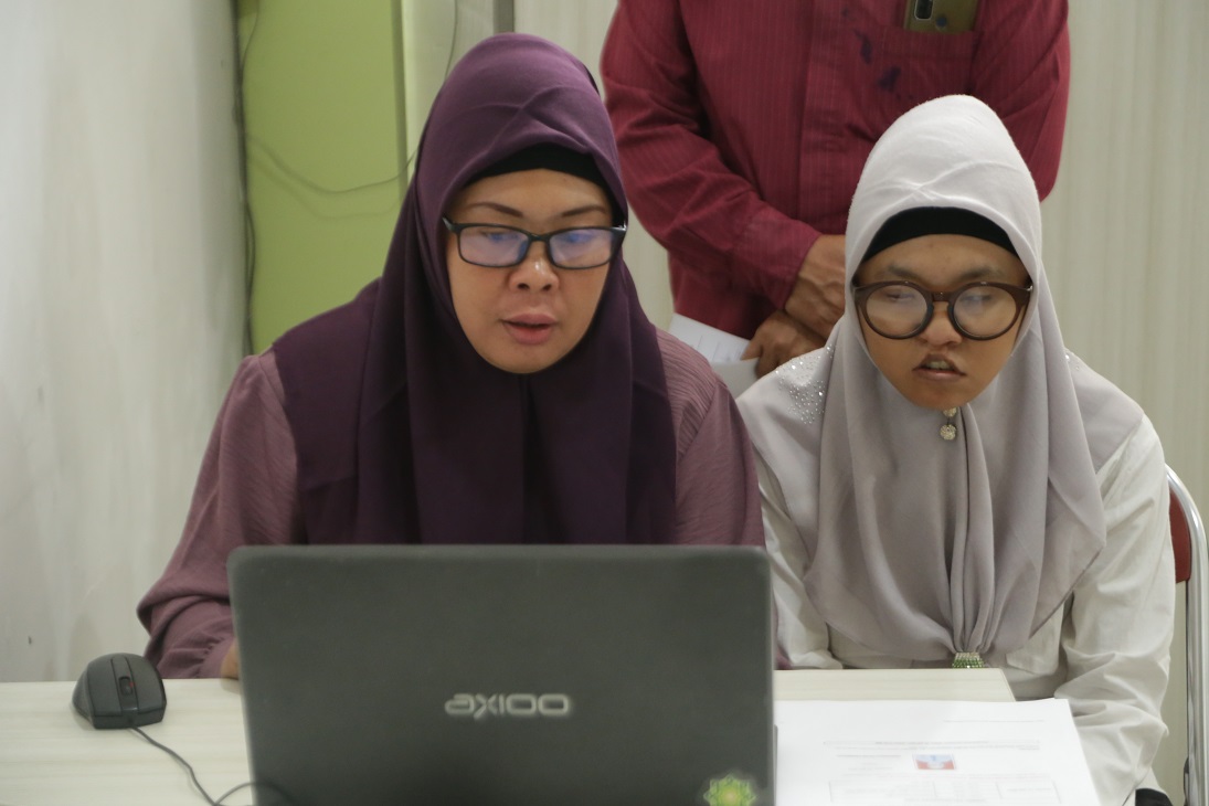 UIN RM Said Surakarta Ramah Difabel, Seorang Tuna Netra Ikuti Ujian PMB Jalur Mandiri 2023